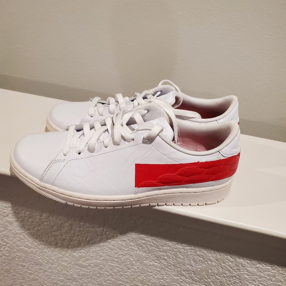 Nike Air Jordan 1 Centre Court White/University Red Low Top Sneakers sz … - Picture 2 of 6